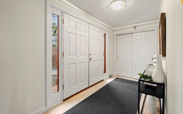 2 Rolleston Rd, Marblehead, MA 01945