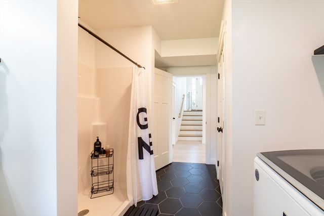 29 Phyllis Rd, Taunton, MA 02780