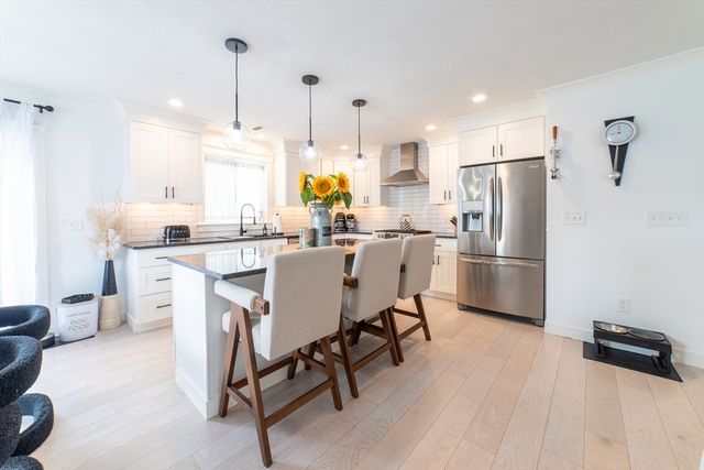 29 Phyllis Rd, Taunton, MA 02780