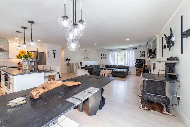 29 Phyllis Rd, Taunton, MA 02780