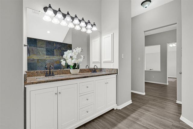 17726 Creek Bluff Lane, Cypress, TX 77433