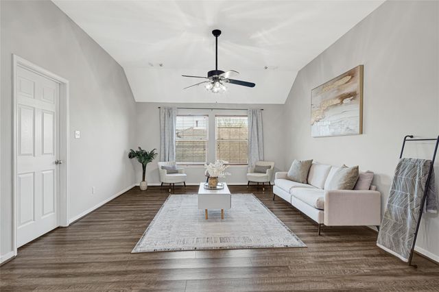 17726 Creek Bluff Lane, Cypress, TX 77433