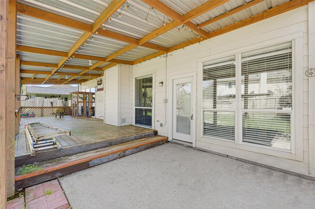 17726 Creek Bluff Lane, Cypress, TX 77433