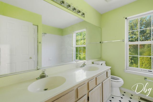 941 W CAMBRIDGE Court, Grayslake, IL 60030