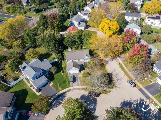 941 W CAMBRIDGE Court, Grayslake, IL 60030