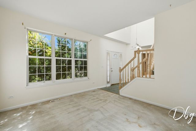 941 W CAMBRIDGE Court, Grayslake, IL 60030