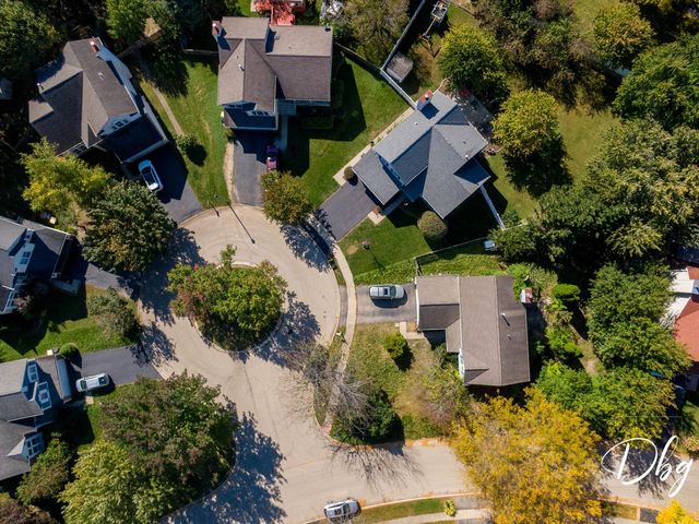941 W CAMBRIDGE Court, Grayslake, IL 60030