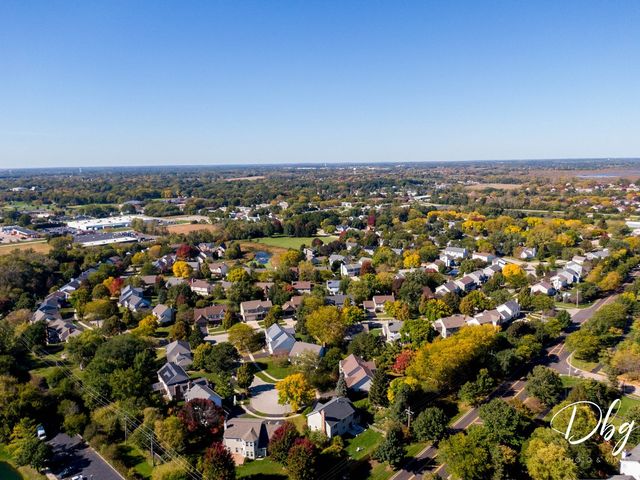 941 W CAMBRIDGE Court, Grayslake, IL 60030