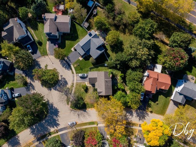 941 W CAMBRIDGE Court, Grayslake, IL 60030