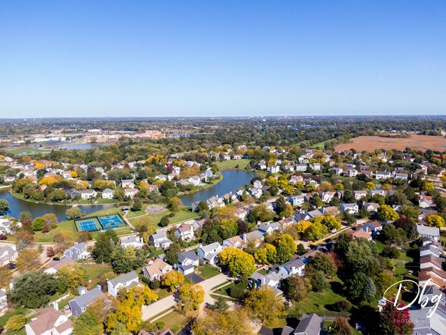 941 W CAMBRIDGE Court, Grayslake, IL 60030