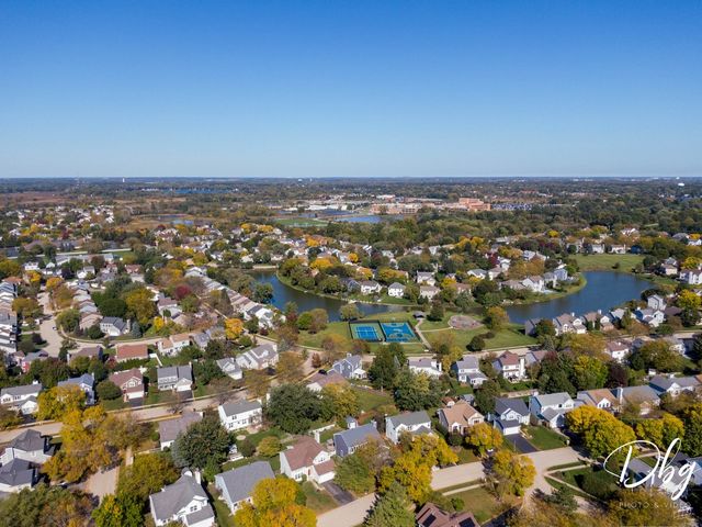 941 W CAMBRIDGE Court, Grayslake, IL 60030