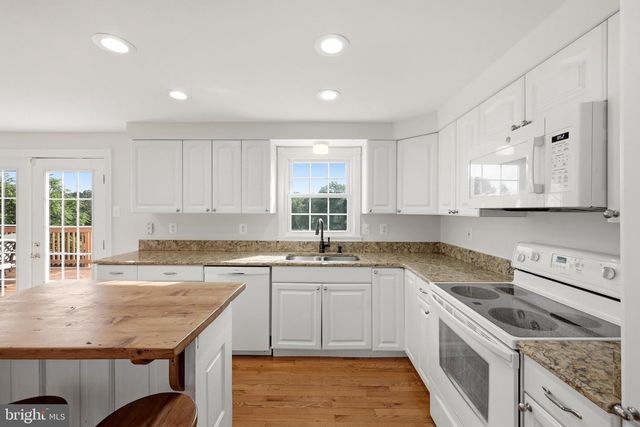 9411 GREEN MEADOWS RD, Warrenton, VA 20187