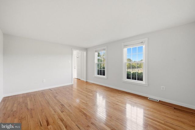 9411 GREEN MEADOWS RD, Warrenton, VA 20187
