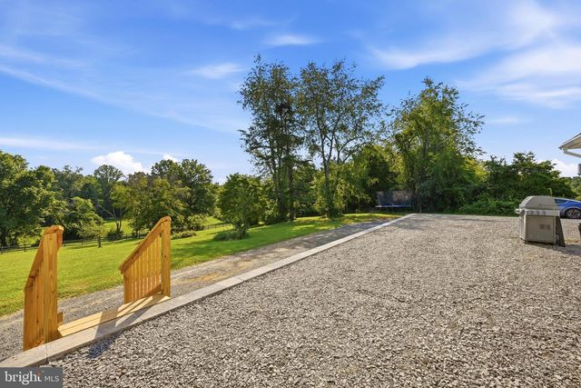 9411 GREEN MEADOWS RD, Warrenton, VA 20187