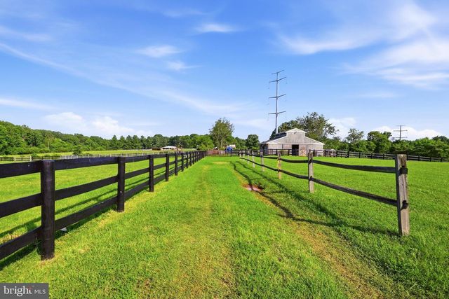 9411 GREEN MEADOWS RD, Warrenton, VA 20187