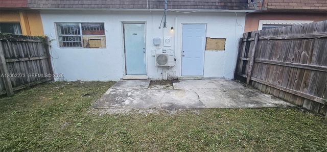 3932 NW 207th St Road, Miami Gardens, FL 33055