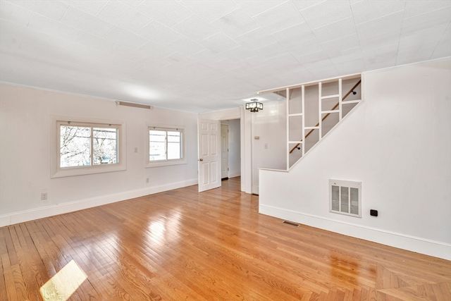 156 West St, Quincy, MA 02169