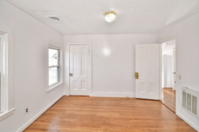 156 West St, Quincy, MA 02169