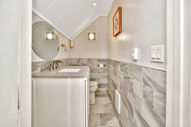 156 West St, Quincy, MA 02169