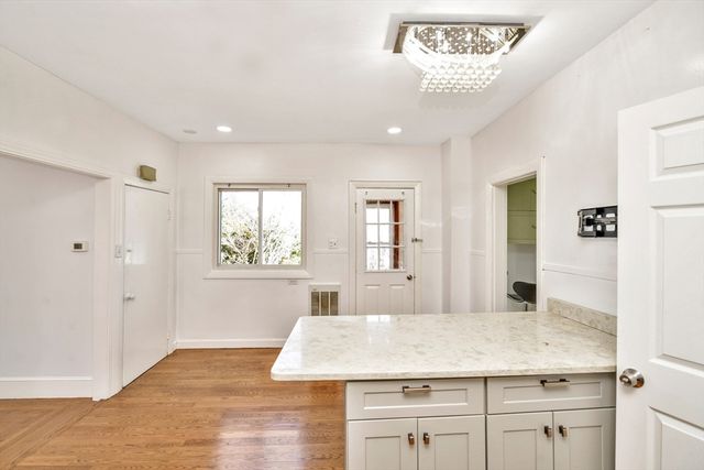 156 West St, Quincy, MA 02169