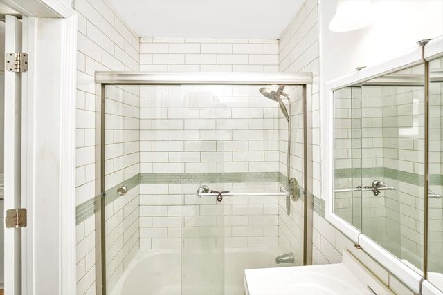 156 West St, Quincy, MA 02169