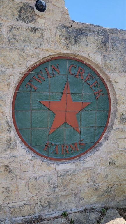 100 Twin Creekview LN, Georgetown, TX 78626