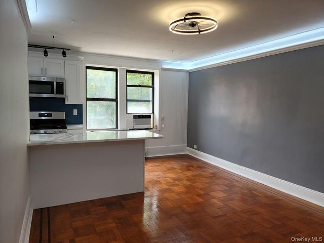1 Broad Parkway 2P, White Plains, NY 10601