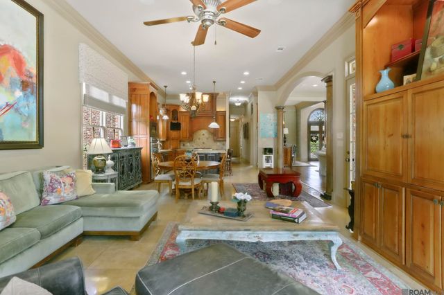 18556 Fairway Oaks Ct, Baton Rouge, LA 70809