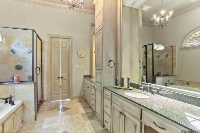 18556 Fairway Oaks Ct, Baton Rouge, LA 70809