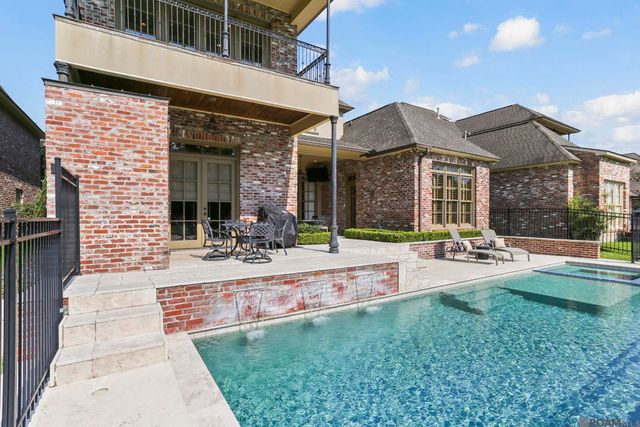 18556 Fairway Oaks Ct, Baton Rouge, LA 70809