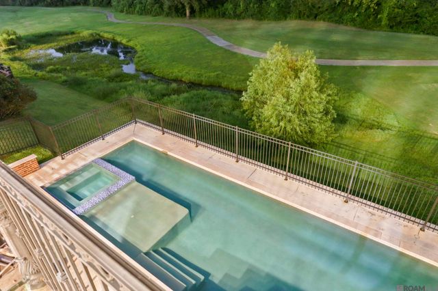 18556 Fairway Oaks Ct, Baton Rouge, LA 70809