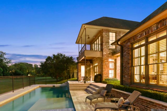 18556 Fairway Oaks Ct, Baton Rouge, LA 70809