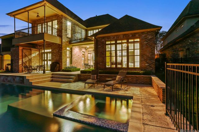 18556 Fairway Oaks Ct, Baton Rouge, LA 70809