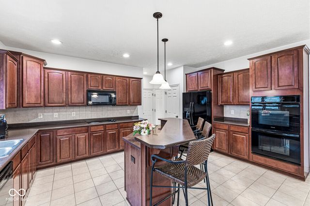 11631 Skyhawk Court, Fishers, IN 46037