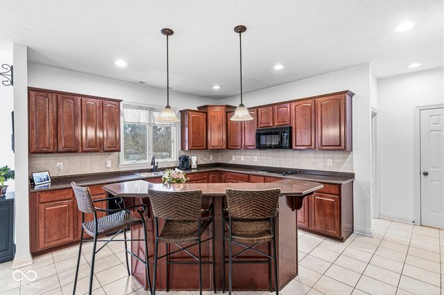 11631 Skyhawk Court, Fishers, IN 46037