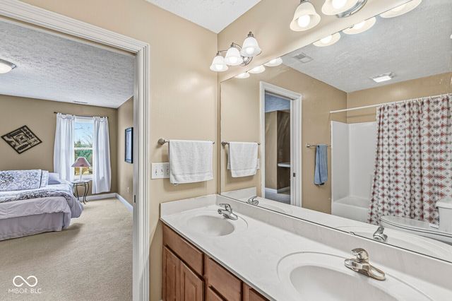 11631 Skyhawk Court, Fishers, IN 46037