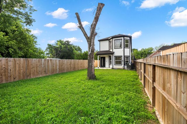 1621 Wellington Street B, Houston, TX 77093