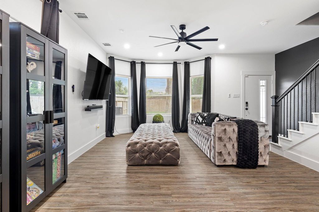 1621 Wellington Street B, Houston, TX 77093