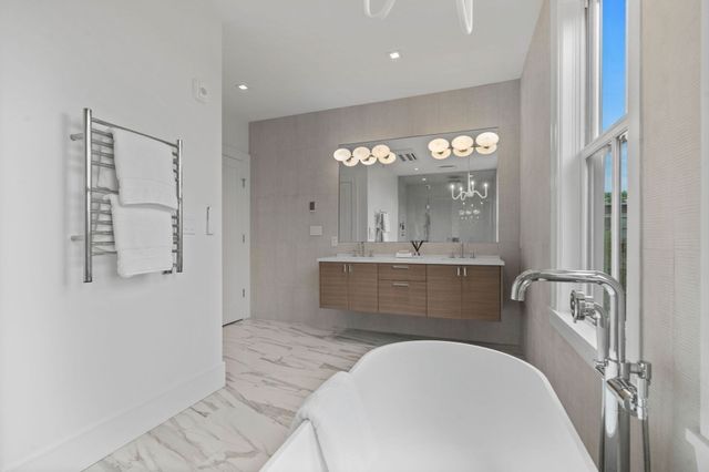 555 E Broadway, Boston, MA 02127