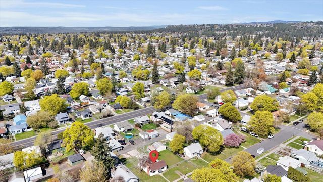 5127 N Lincoln St, Spokane, WA 99205
