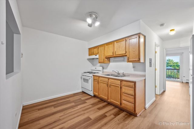821 Bode Road 8, Elgin, IL 60120