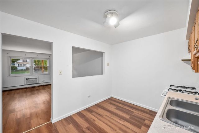 821 Bode Road 8, Elgin, IL 60120