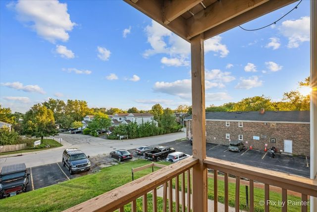 821 Bode Road 8, Elgin, IL 60120