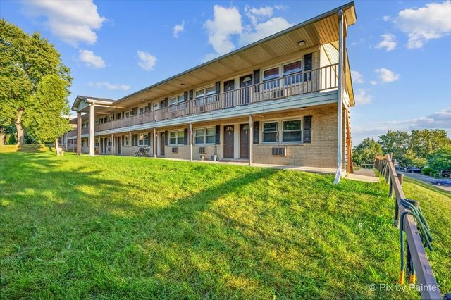 821 Bode Road 8, Elgin, IL 60120