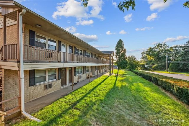 821 Bode Road 8, Elgin, IL 60120