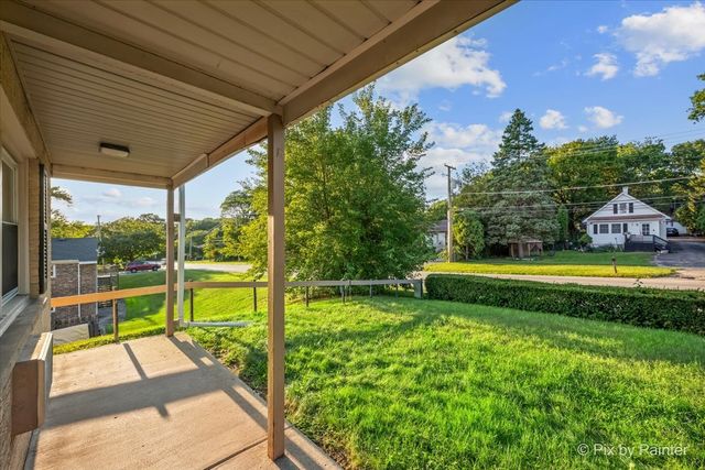 821 Bode Road 8, Elgin, IL 60120