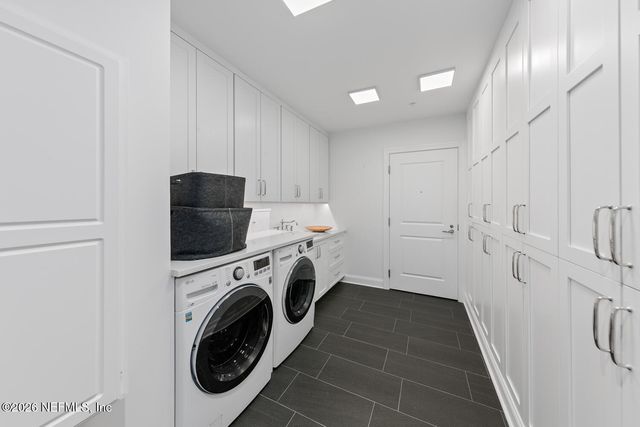 1431 RIVERPLACE Boulevard 1410, Jacksonville, FL 32207