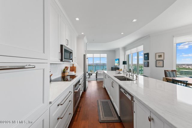 1431 RIVERPLACE Boulevard 1410, Jacksonville, FL 32207