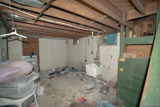 13567 Penrod Street, Detroit, MI 48223