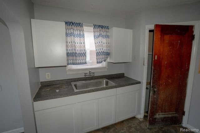 13567 Penrod Street, Detroit, MI 48223